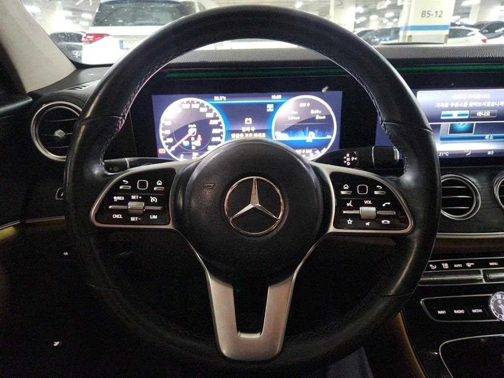 벤츠 E 클래스 E-클래스 W213 E300 4MATIC 아방가르드 이미지 11