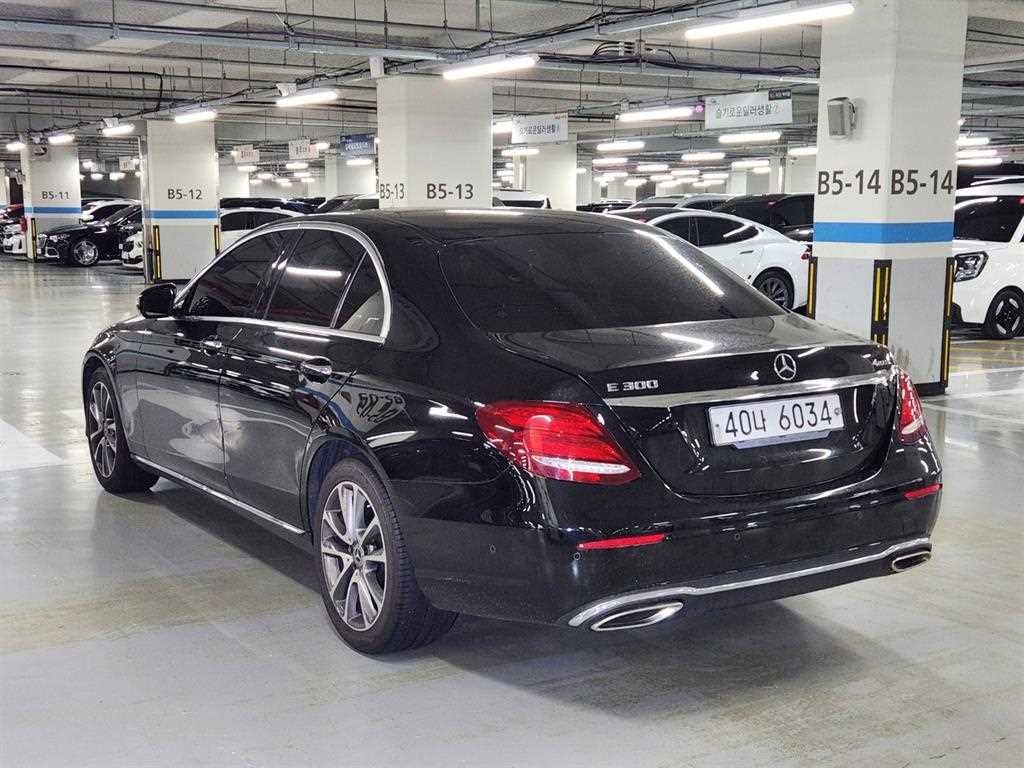 벤츠 E 클래스 E-클래스 W213 E300 4MATIC 아방가르드 이미지 4