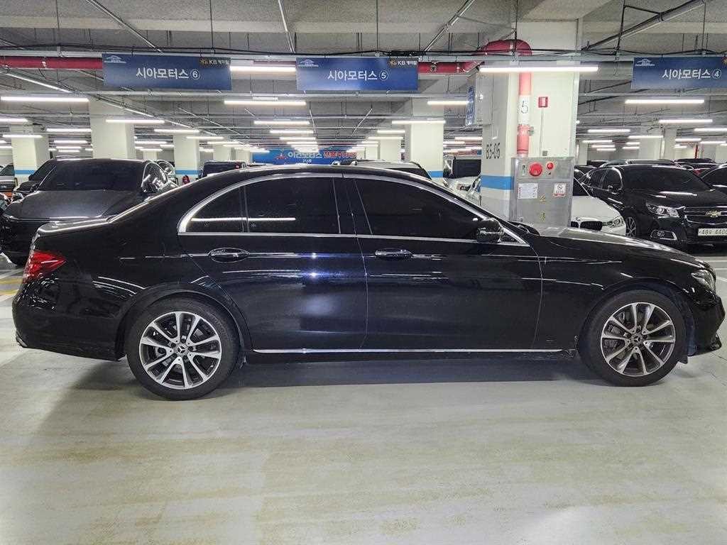 벤츠 E 클래스 E-클래스 W213 E300 4MATIC 아방가르드 이미지 7