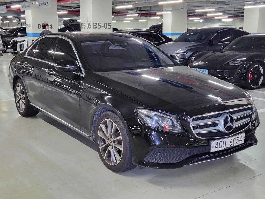 벤츠 E 클래스 E-클래스 W213 E300 4MATIC 아방가르드 이미지 8