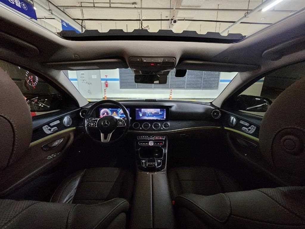 벤츠 E 클래스 E-클래스 W213 E300 4MATIC 아방가르드 이미지 9
