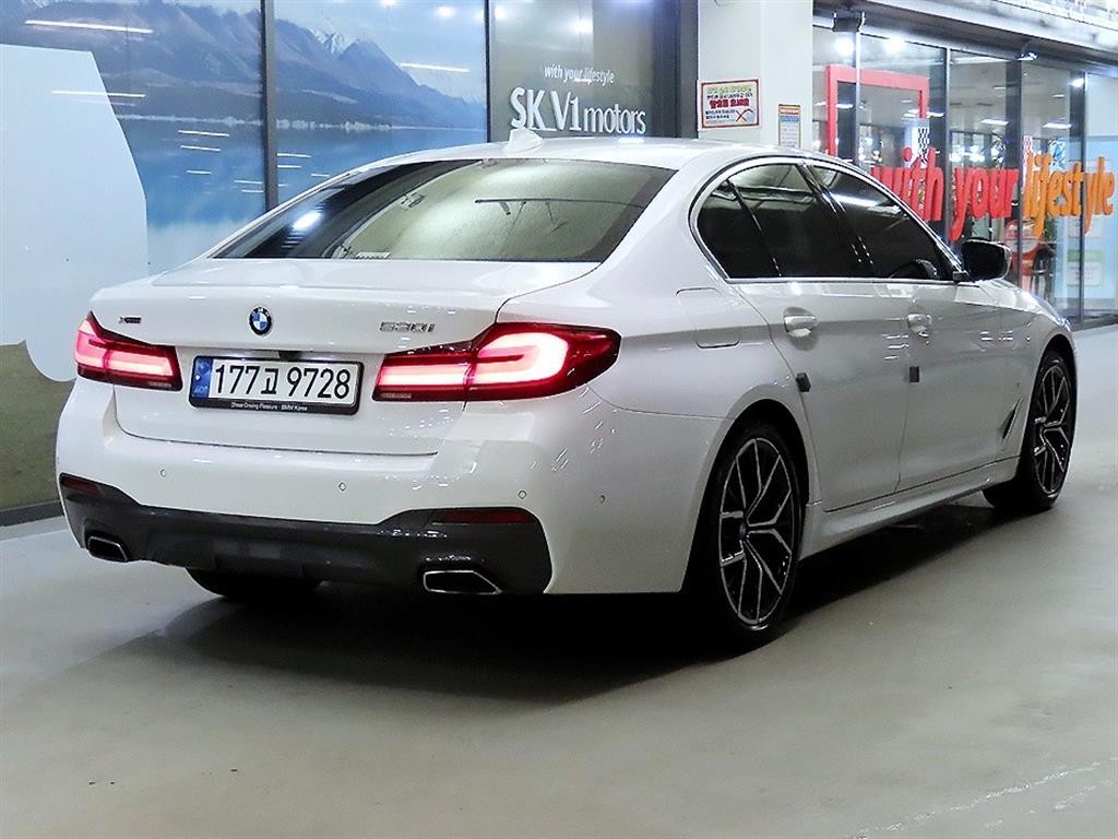 BMW 5시리즈 5시리즈 (G30) 530i xDrive M 스포츠 이미지 4