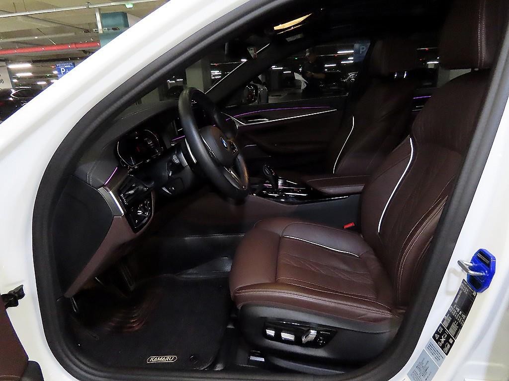 BMW 5시리즈 5시리즈 (G30) 530i xDrive M 스포츠 이미지 6