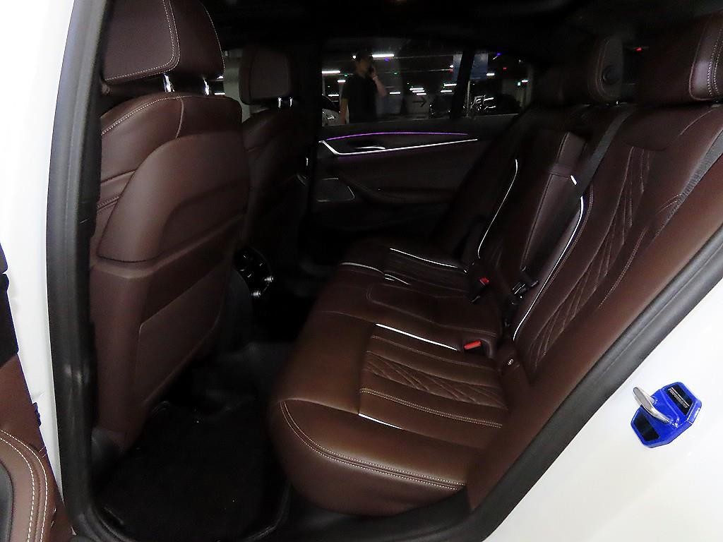 BMW 5시리즈 5시리즈 (G30) 530i xDrive M 스포츠 이미지 7