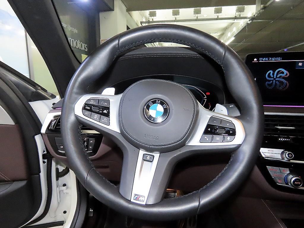 BMW 5시리즈 5시리즈 (G30) 530i xDrive M 스포츠 이미지 8