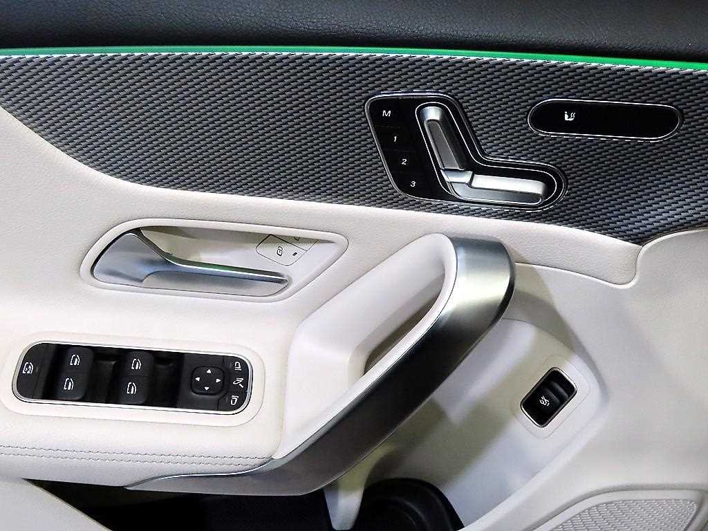 벤츠 A 클래스 A클래스 W177 A220 세단 이미지 14