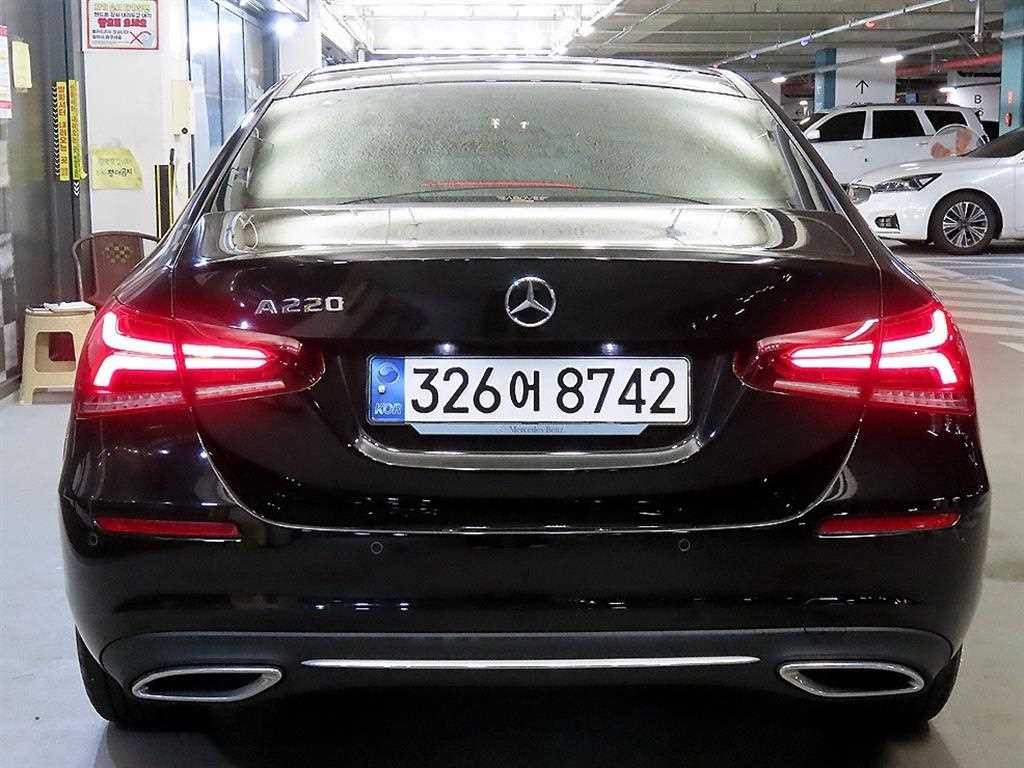 벤츠 A 클래스 A클래스 W177 A220 세단 이미지 5