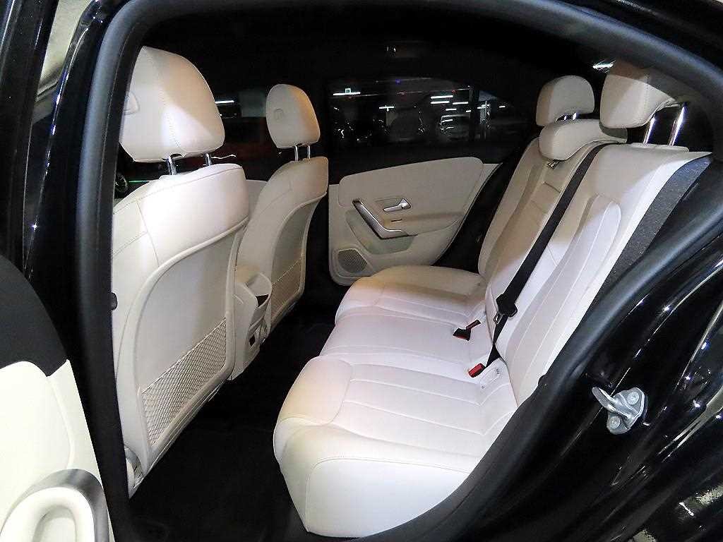 벤츠 A 클래스 A클래스 W177 A220 세단 이미지 7