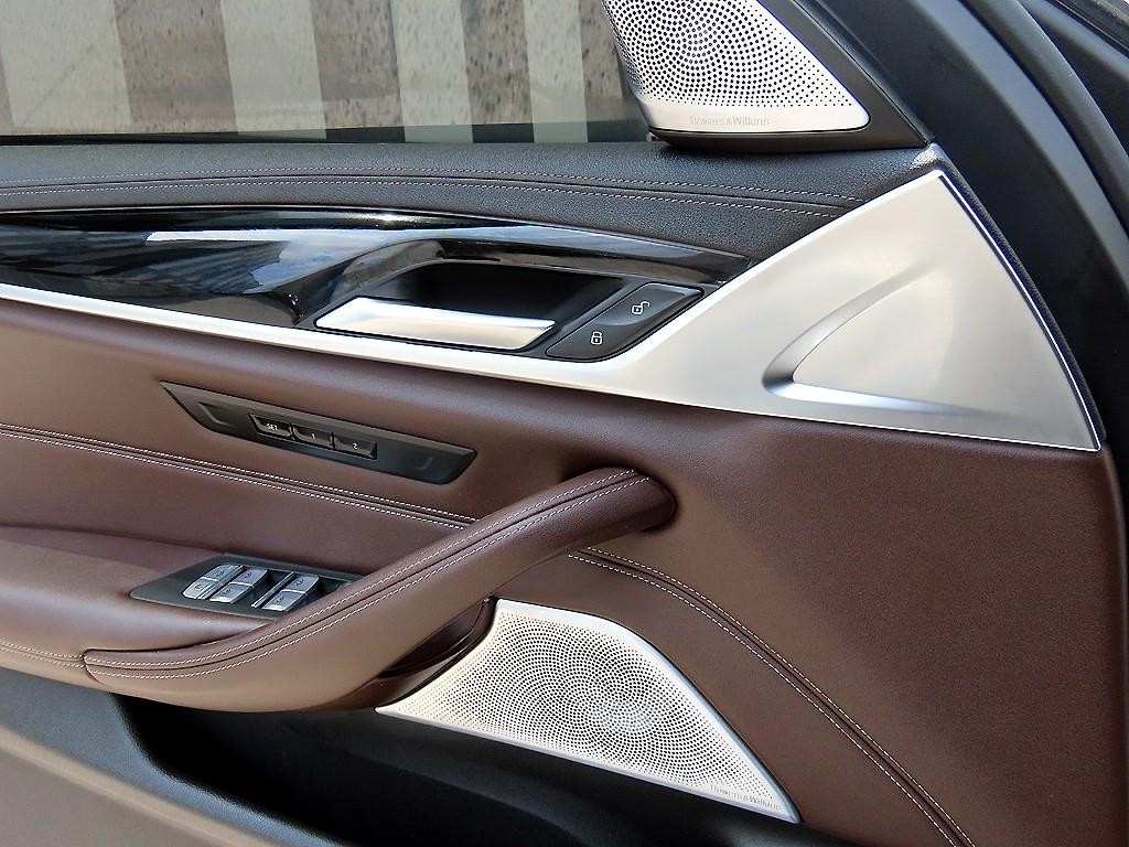 BMW 5시리즈 5시리즈 (G30) M550i xDrive 이미지 12
