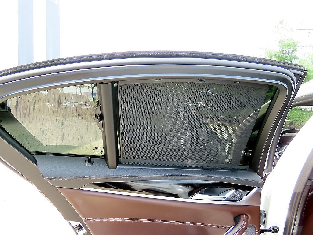 BMW 5시리즈 5시리즈 (G30) M550i xDrive 이미지 15
