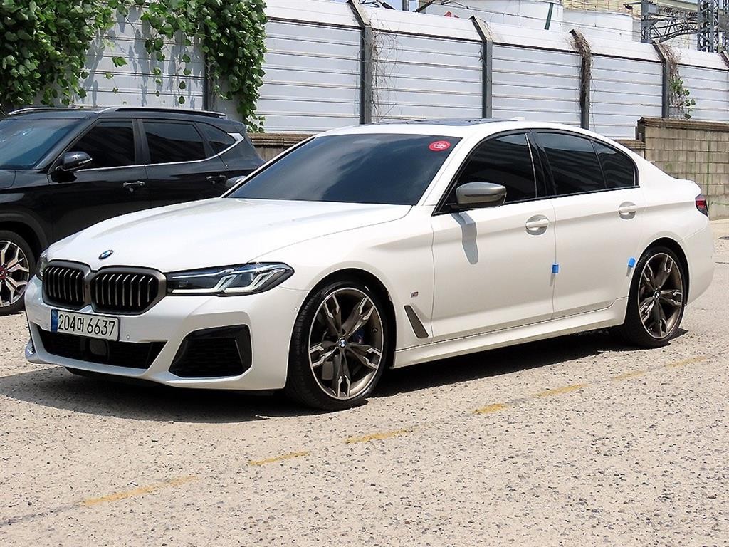BMW 5시리즈 5시리즈 (G30) M550i xDrive 이미지 2