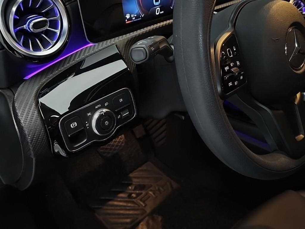 벤츠 A 클래스 A클래스 W177 A200d 세단 이미지 16
