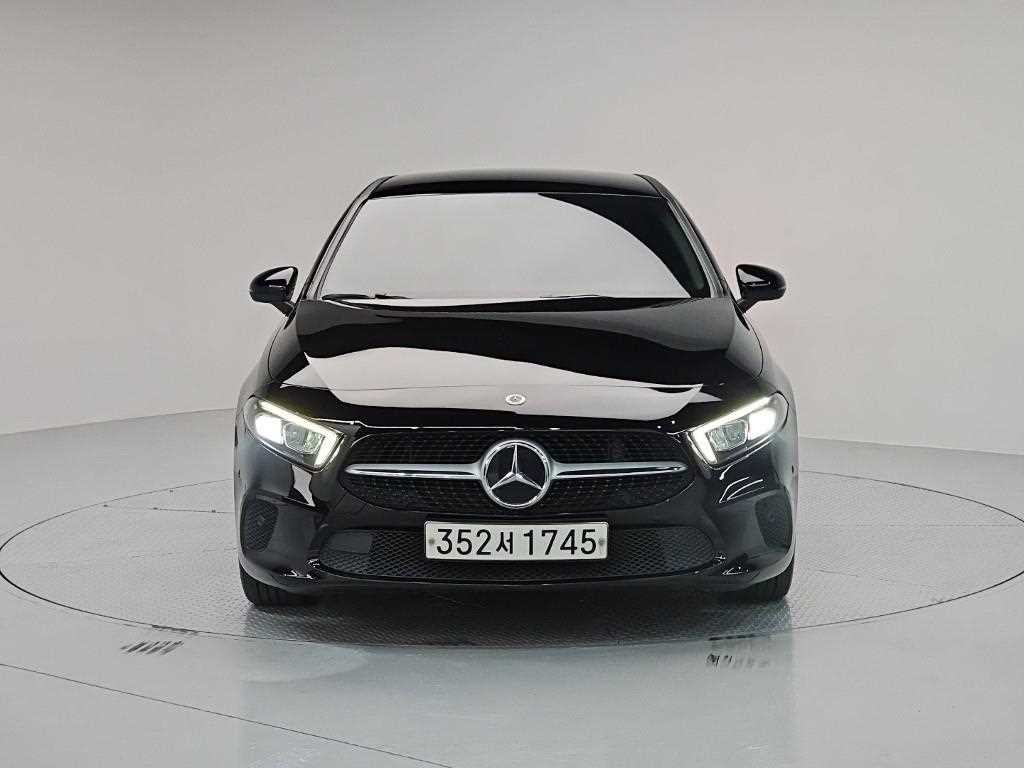 벤츠 A 클래스 A클래스 W177 A200d 세단 이미지 2