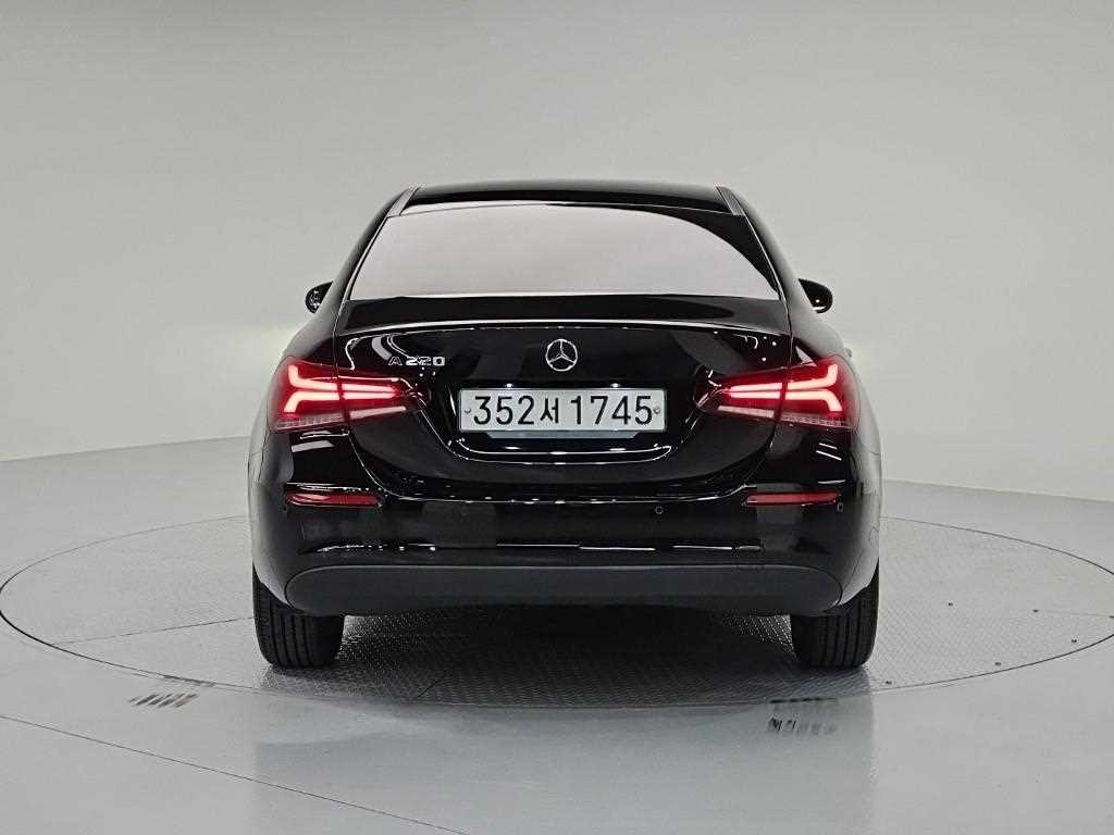 벤츠 A 클래스 A클래스 W177 A200d 세단 이미지 3