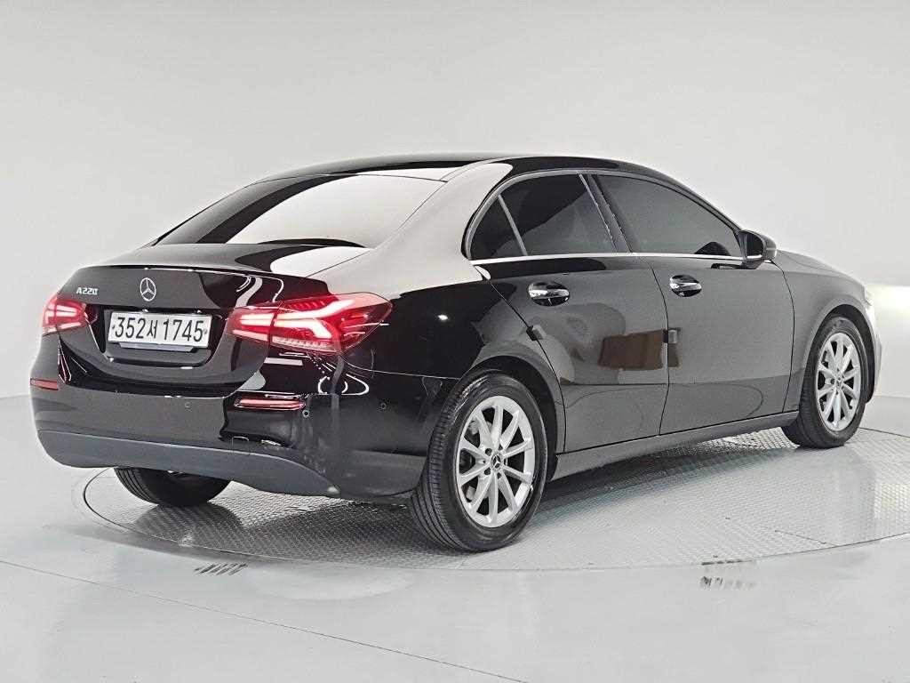 벤츠 A 클래스 A클래스 W177 A200d 세단 이미지 4