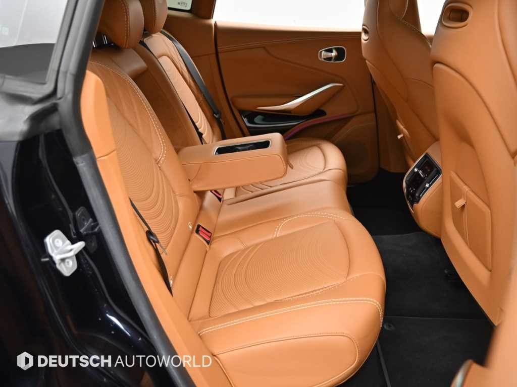 애스턴마틴 DBX 4.0 V8 이미지 12