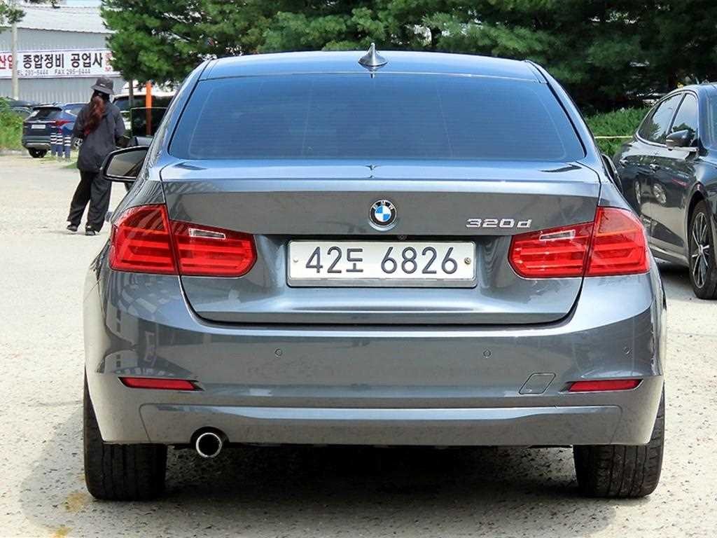 BMW 3시리즈 3시리즈 (F30) 320d 이미지 4