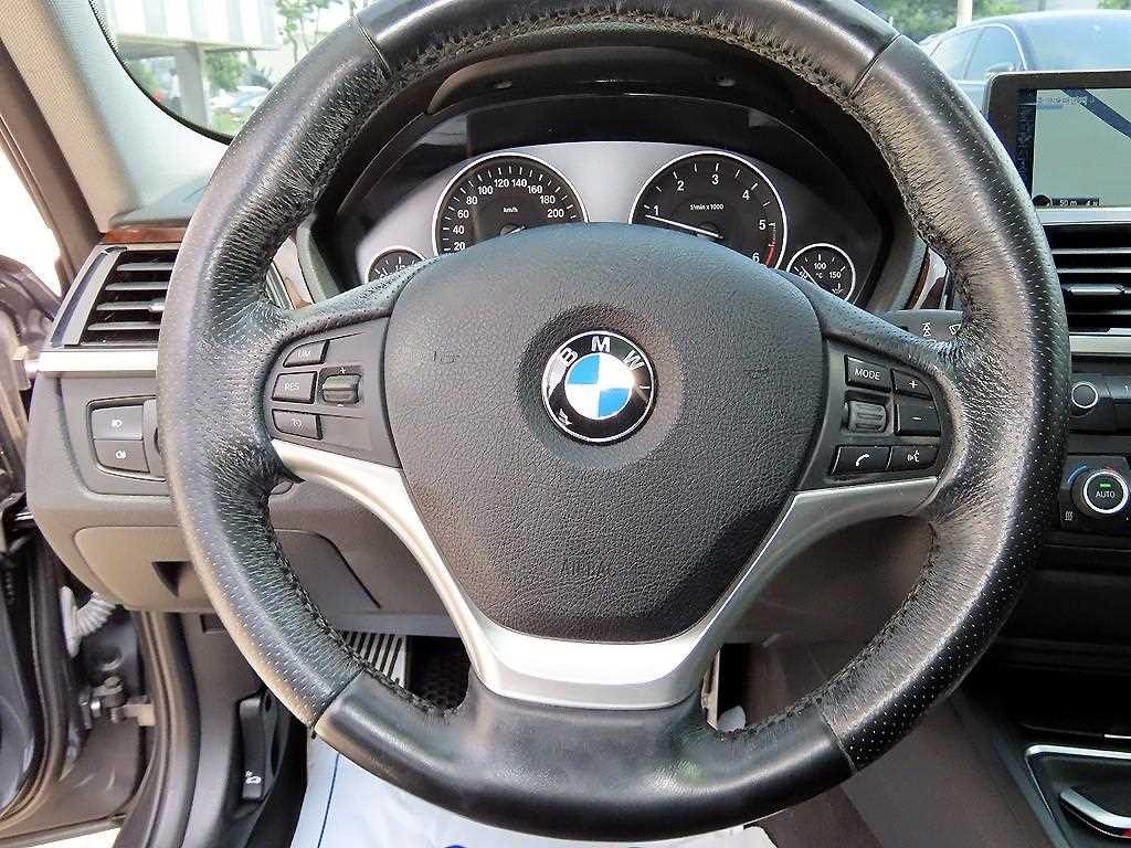 BMW 3시리즈 3시리즈 (F30) 320d 이미지 8