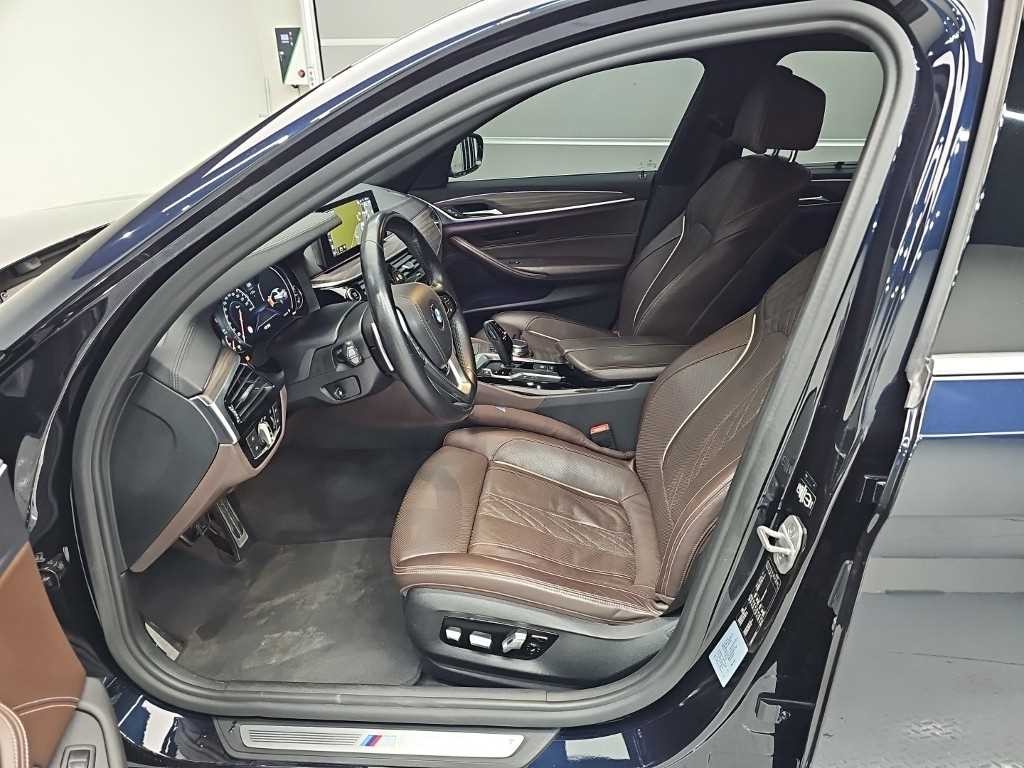 BMW 5시리즈 5시리즈 (G30) 520d M 스포츠 플러스 이미지 11