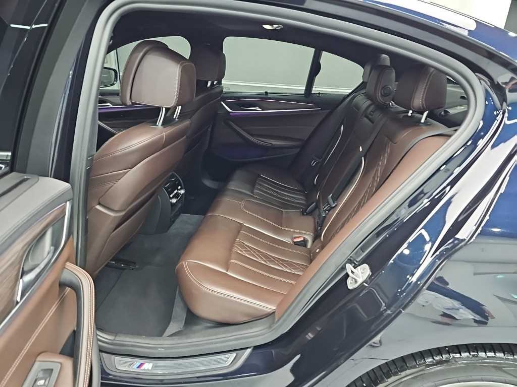 BMW 5시리즈 5시리즈 (G30) 520d M 스포츠 플러스 이미지 12