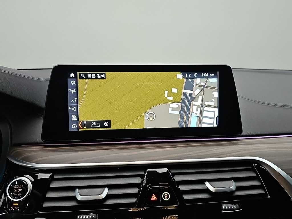BMW 5시리즈 5시리즈 (G30) 520d M 스포츠 플러스 이미지 16