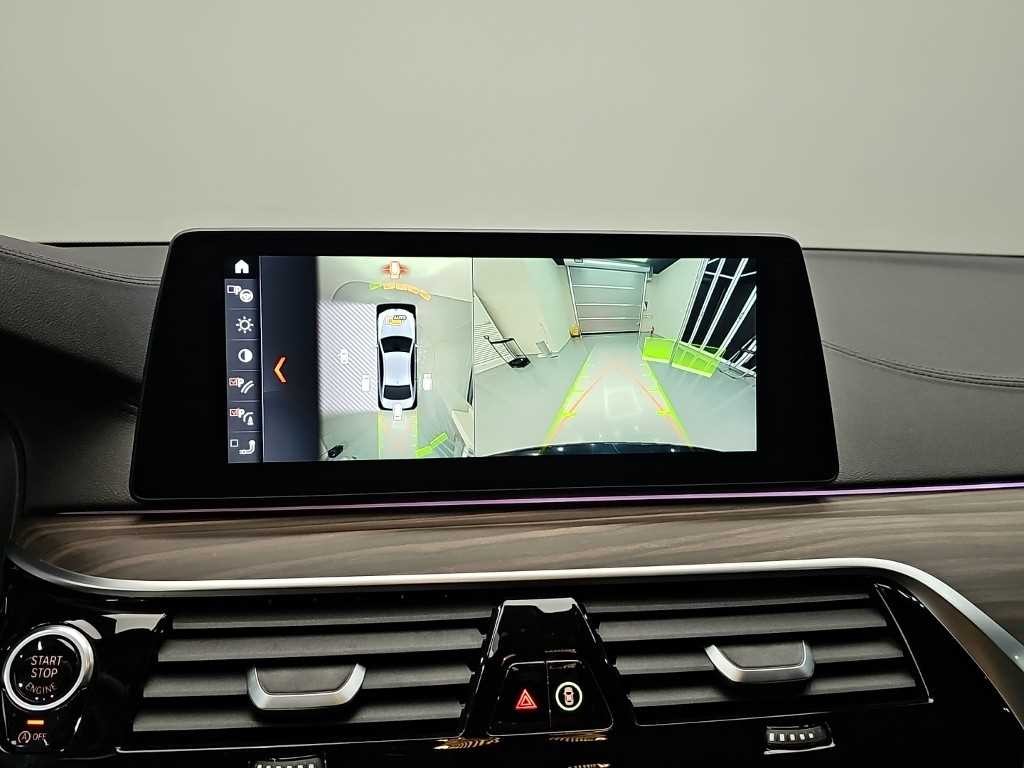 BMW 5시리즈 5시리즈 (G30) 520d M 스포츠 플러스 이미지 17