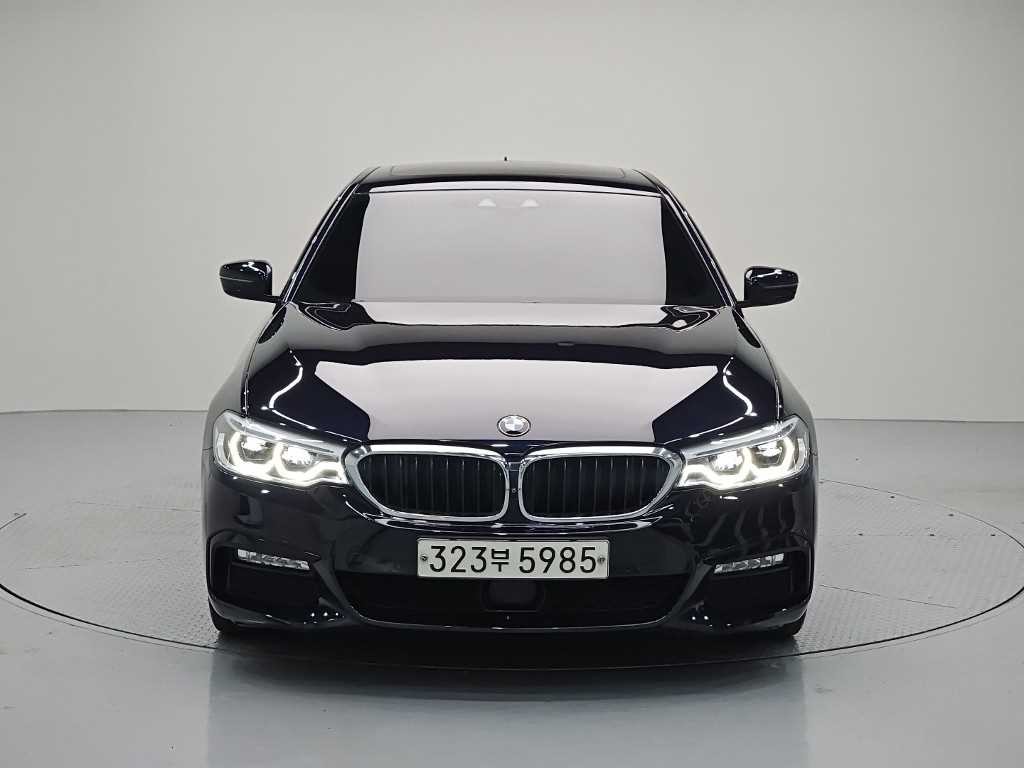 BMW 5시리즈 5시리즈 (G30) 520d M 스포츠 플러스 이미지 2