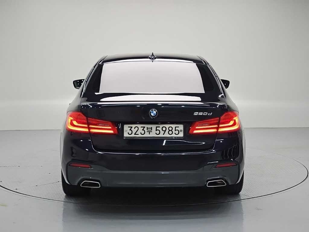 BMW 5시리즈 5시리즈 (G30) 520d M 스포츠 플러스 이미지 3