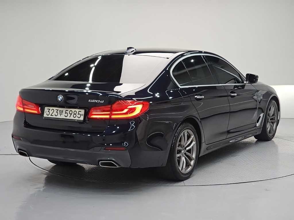 BMW 5시리즈 5시리즈 (G30) 520d M 스포츠 플러스 이미지 4