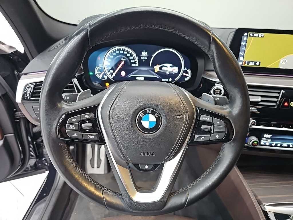 BMW 5시리즈 5시리즈 (G30) 520d M 스포츠 플러스 이미지 9