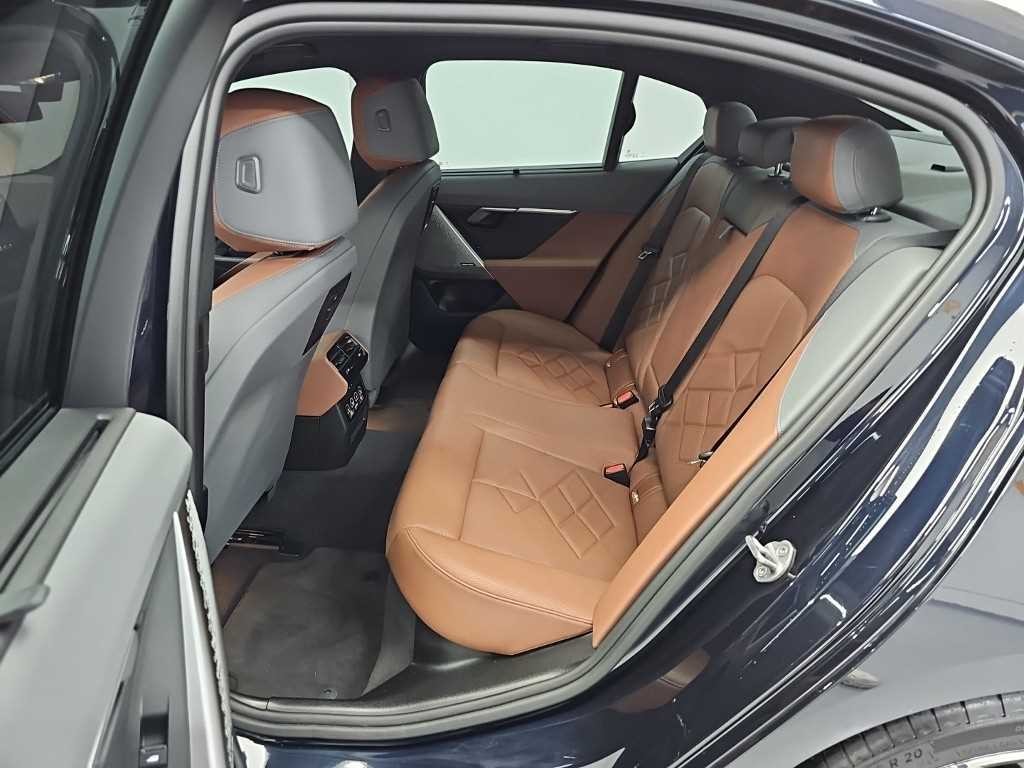 BMW 5시리즈 5시리즈 (G60) 530i xDrive M 스포츠 이미지 12