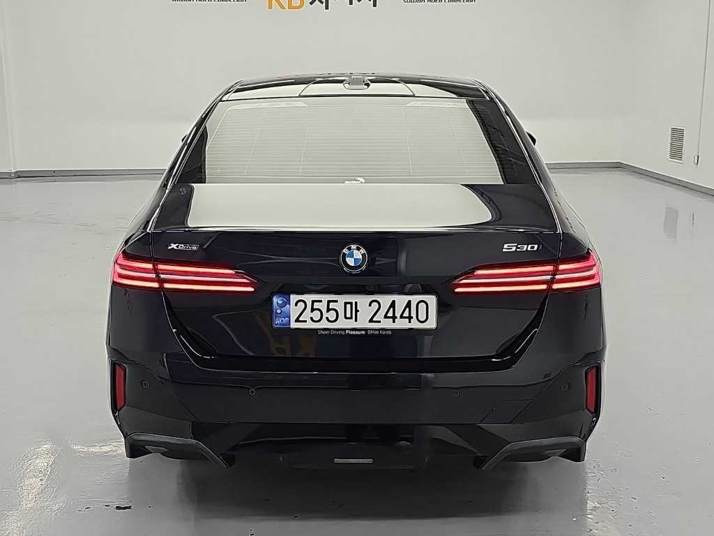 BMW 5시리즈 5시리즈 (G60) 530i xDrive M 스포츠 이미지 3