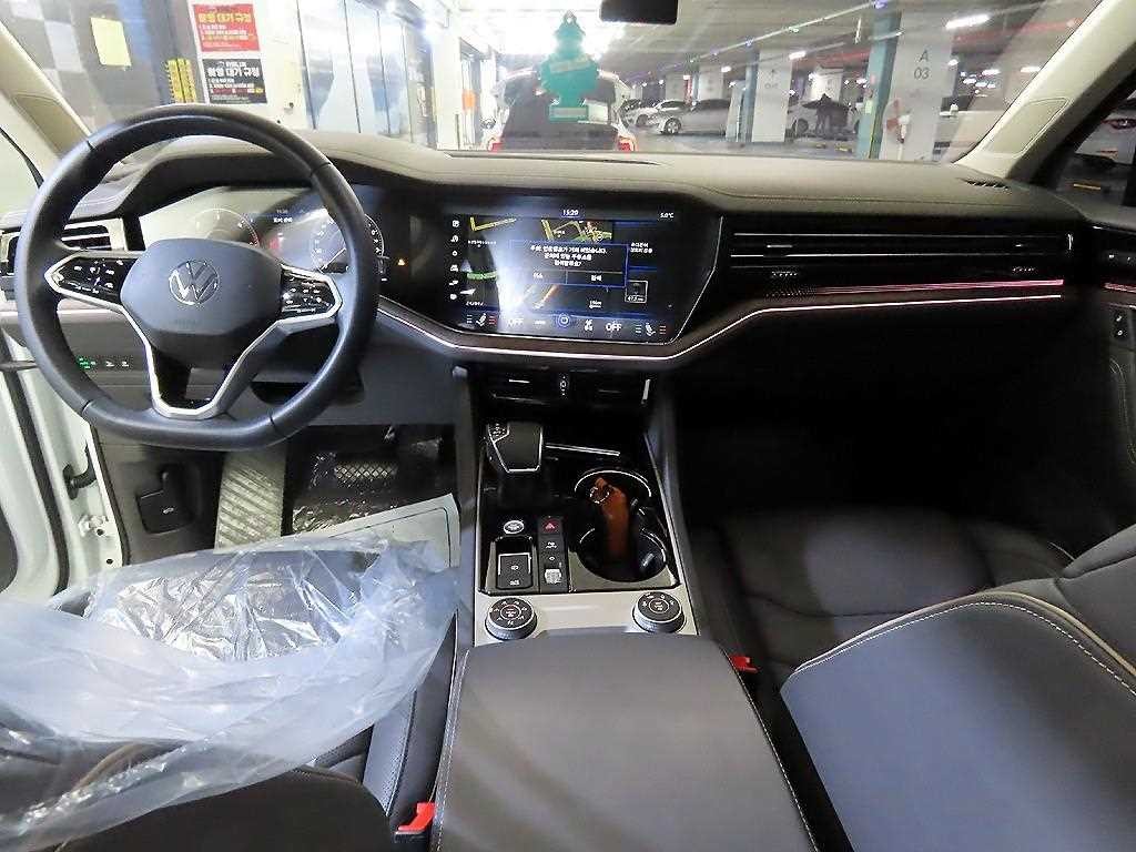 폭스바겐 투아렉 투아렉 3세대 3.0 TDI 프레스티지 이미지 10