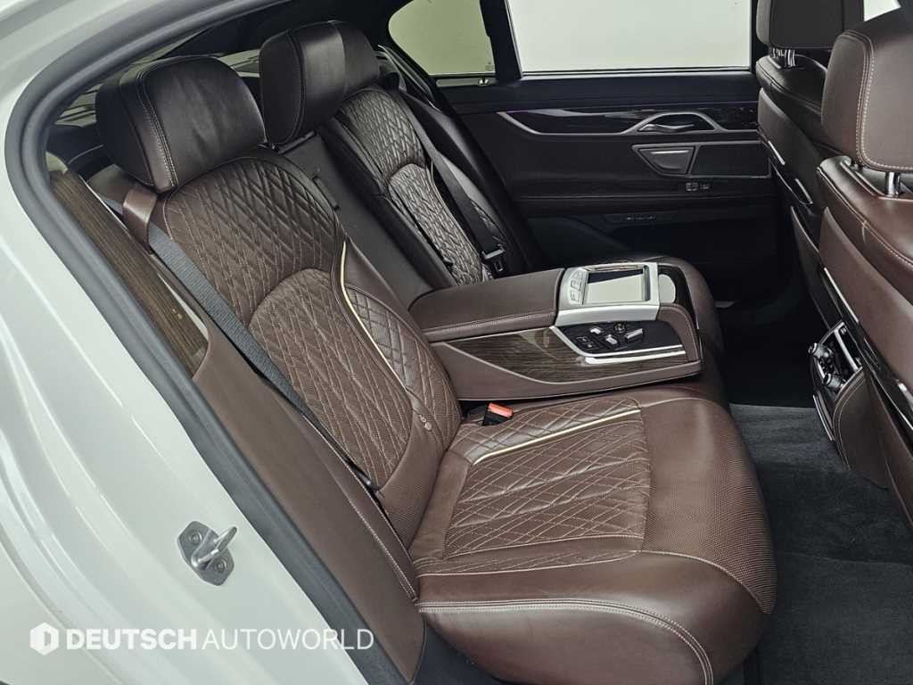 BMW 7시리즈 7시리즈 (G11) 730d xDrive 디자인 퓨어 엑설런스 이미지 12