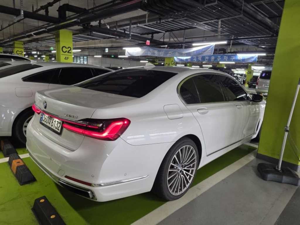 BMW 7시리즈 7시리즈 (G11) 730d xDrive 디자인 퓨어 엑설런스 이미지 3