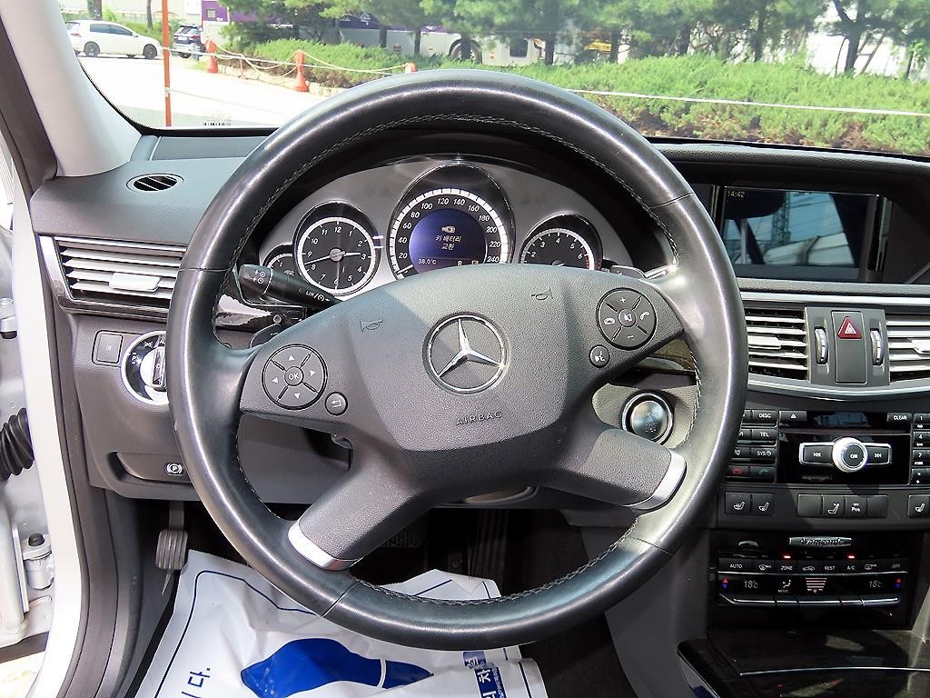벤츠 E 클래스 E-클래스 E350 이미지 8