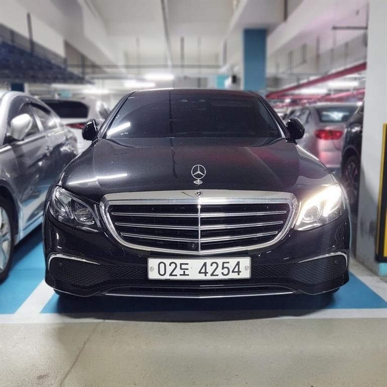 벤츠 E 클래스 E-클래스 W213 E300 익스클루시브 이미지 1