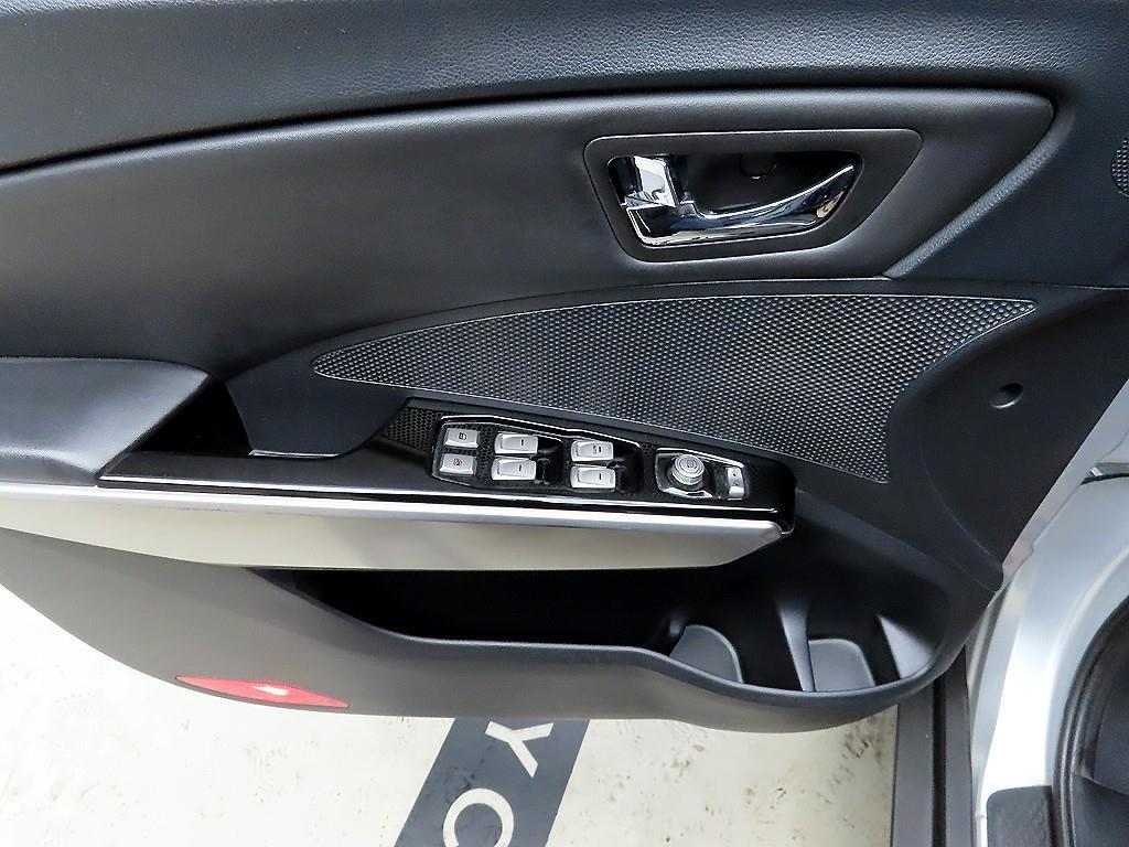 KG모빌리티(쌍용) 티볼리 가솔린 2WD 1.6 LX 이미지 11