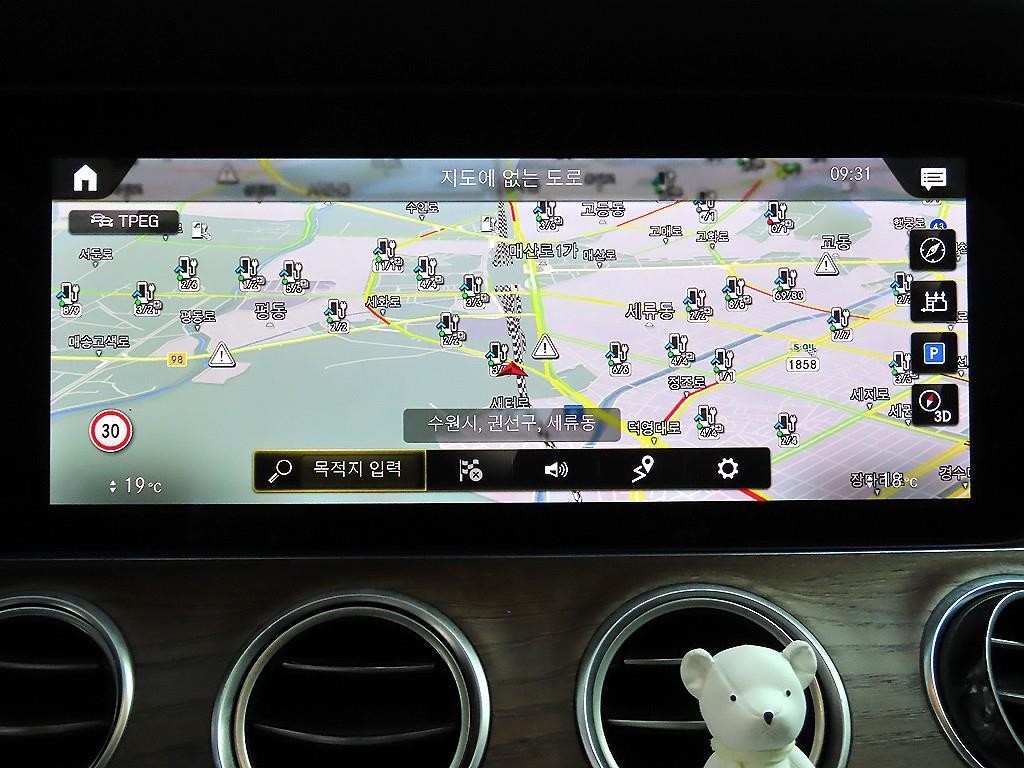 벤츠 E 클래스 E-클래스 W213 E300e 4MATIC 익스클루시브 이미지 14