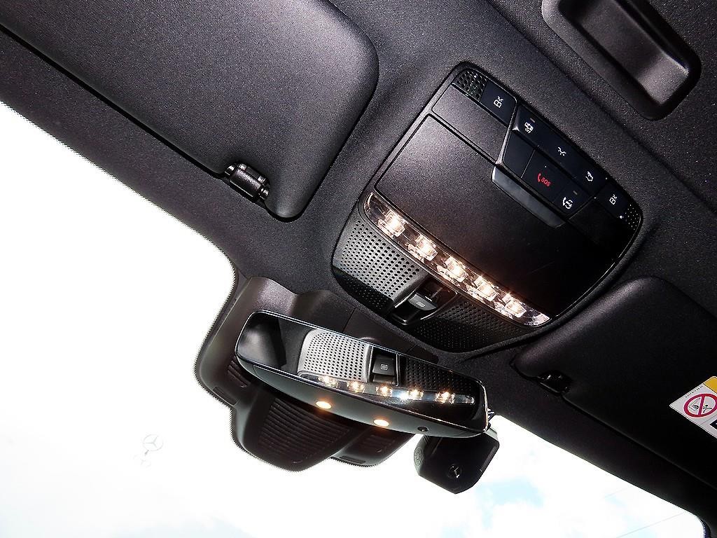 벤츠 E 클래스 E-클래스 W213 E300e 4MATIC 익스클루시브 이미지 15