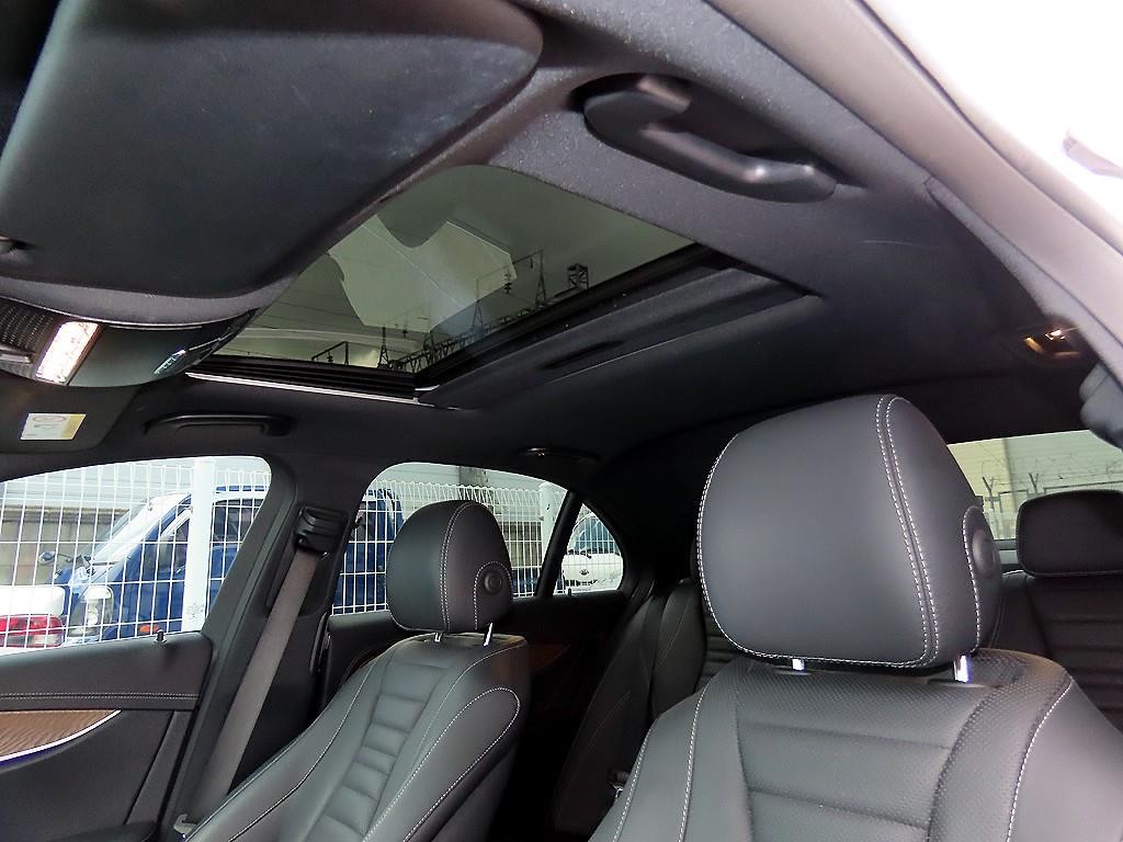 벤츠 E 클래스 E-클래스 W213 E300e 4MATIC 익스클루시브 이미지 16