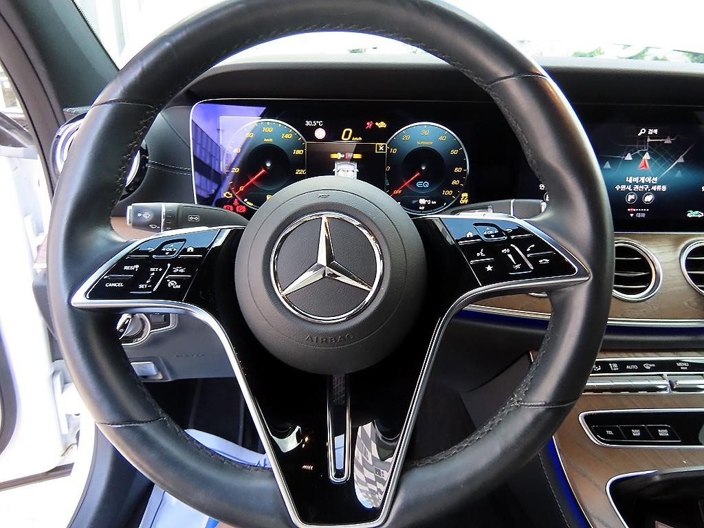 벤츠 E 클래스 E-클래스 W213 E300e 4MATIC 익스클루시브 이미지 8