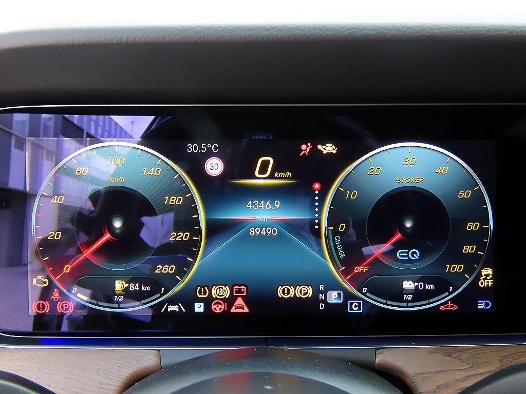 벤츠 E 클래스 E-클래스 W213 E300e 4MATIC 익스클루시브 이미지 9