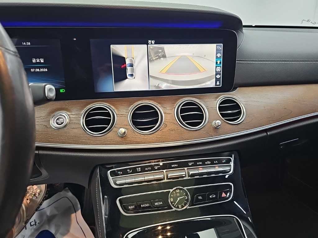 벤츠 E 클래스 E-클래스 W213 E300 4MATIC 익스클루시브 이미지 10