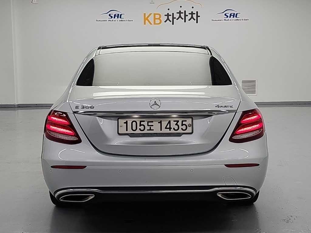 벤츠 E 클래스 E-클래스 W213 E300 4MATIC 익스클루시브 이미지 3
