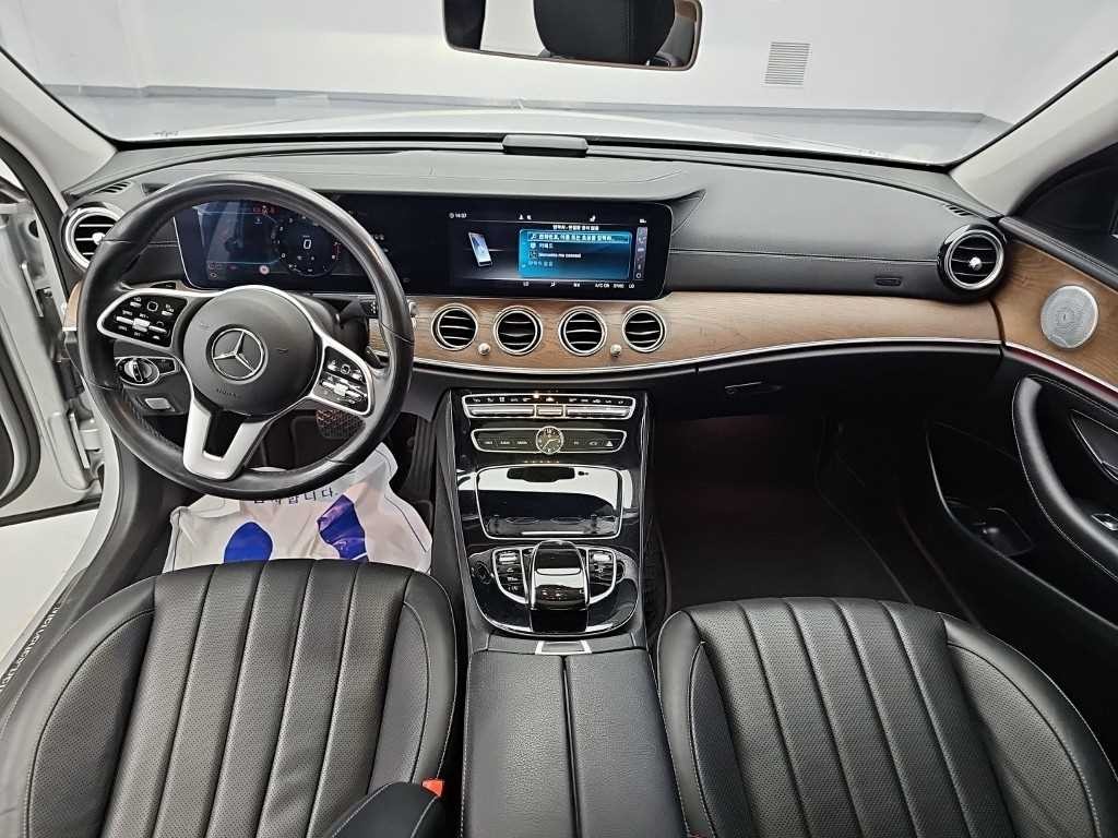 벤츠 E 클래스 E-클래스 W213 E300 4MATIC 익스클루시브 이미지 7