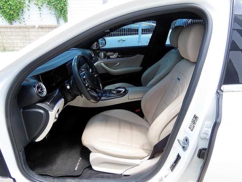 벤츠 E 클래스 E-클래스 W213 E63 AMG 4MATIC+ 이미지 5