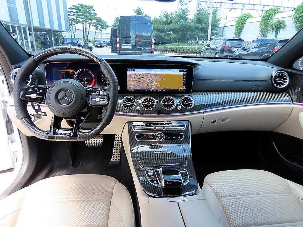 벤츠 E 클래스 E-클래스 W213 E63 AMG 4MATIC+ 이미지 7
