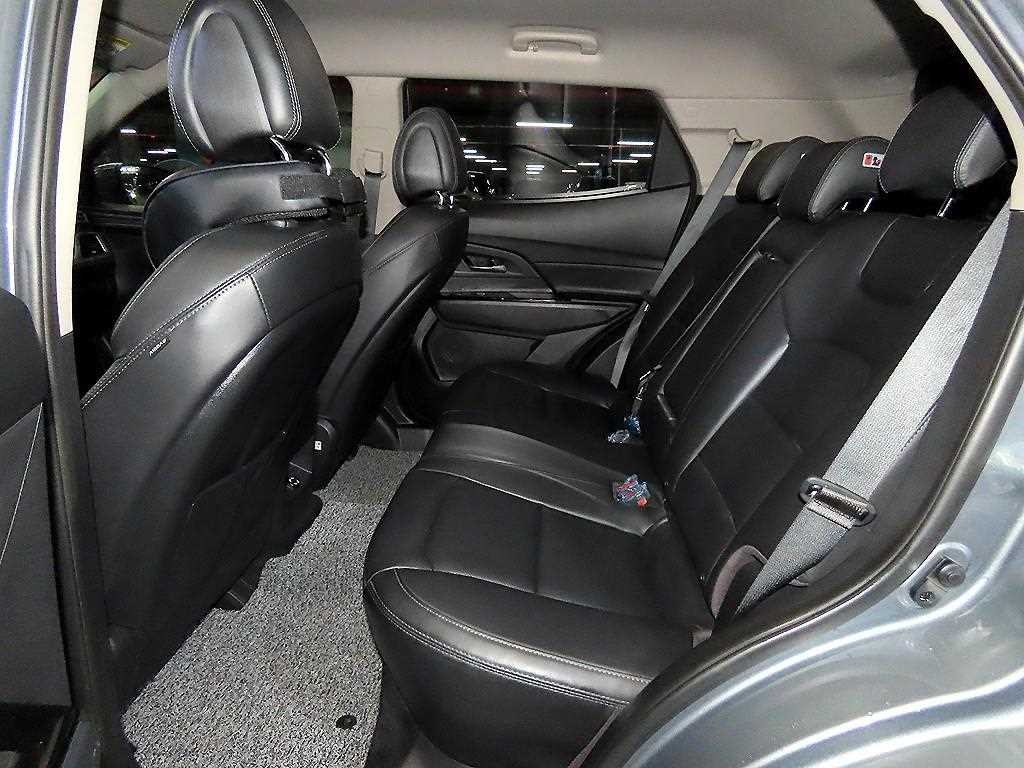 KG모빌리티(쌍용) 코란도 뷰티풀코란도 4WD 가솔린 1.5 C5 플러스 이미지 7
