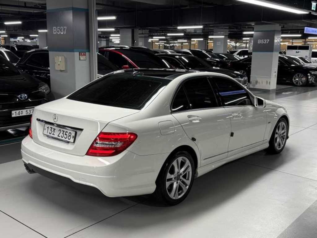 벤츠 C 클래스 C클래스 W204 C200 CGI 아방가르드 이미지 4